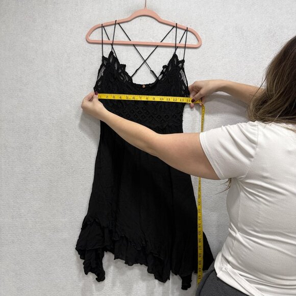 Free People FP One Dress Womens Small Black Lace Crochet Slip Boho Ruffle Hem - Picture 3 of 8